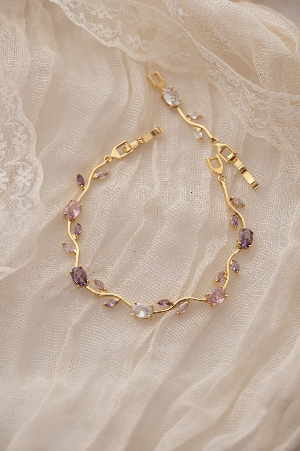 Gold vine bracelet with amethyst
